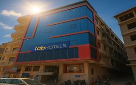 Fabhotel The Golf Inn