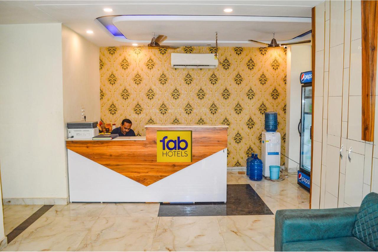 Fabhotel The Golf Inn Noida Exterior photo