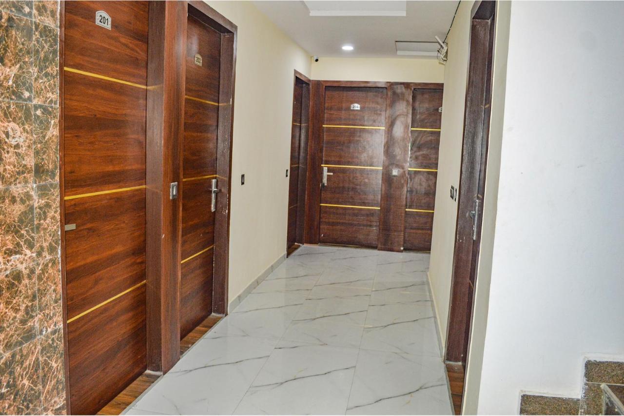Fabhotel The Golf Inn Noida Exterior photo