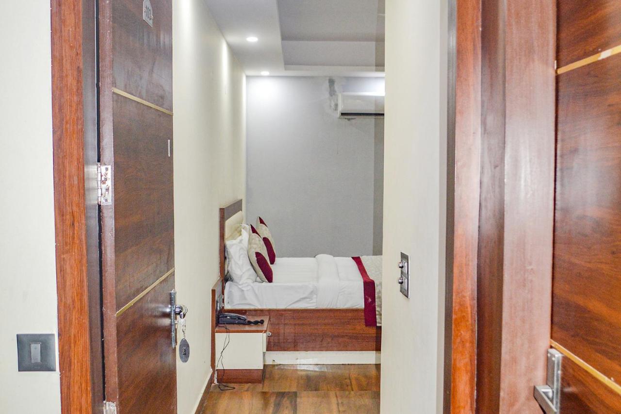 Fabhotel The Golf Inn Noida Exterior photo