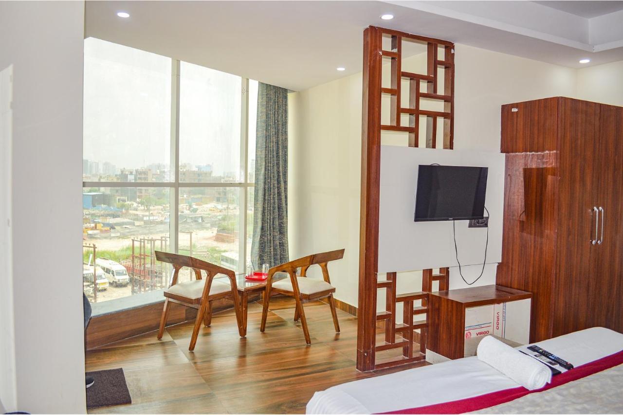 Fabhotel The Golf Inn Noida Exterior photo